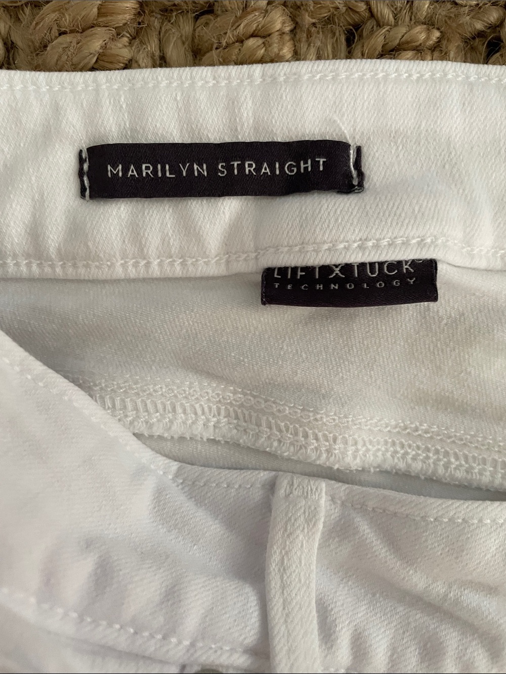 NYDJ Marilyn Straight Jeans Size 8 White Lift Tuck Stretch Denim - Picture 9 of 14